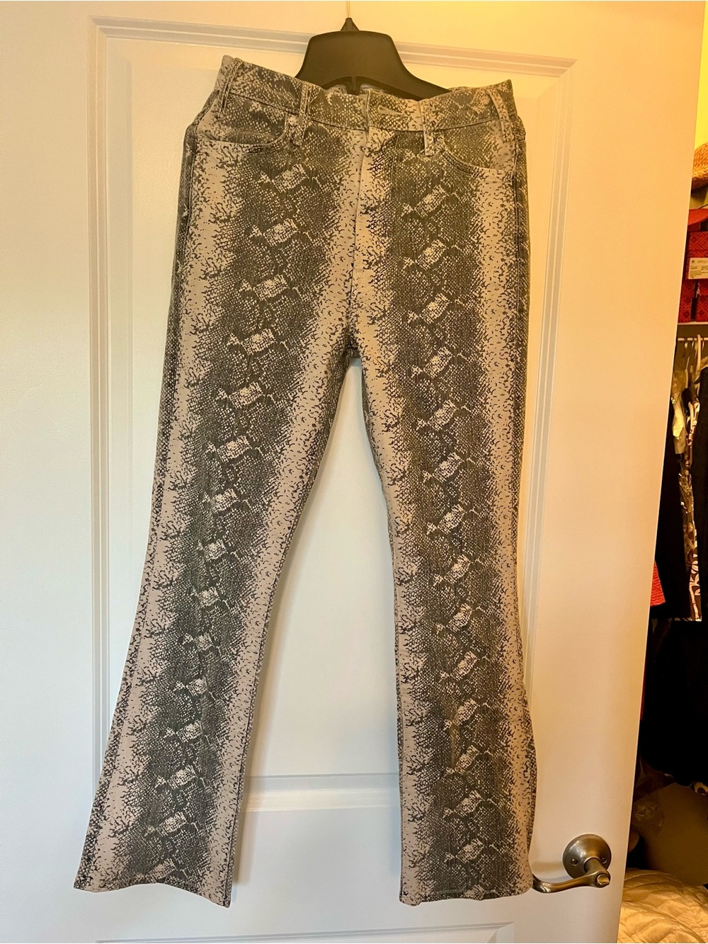 Mother Jeans women’s Snake Print- Beige/Gray size 26 brand new with tags